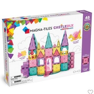 NIB Castle DLX 48-Piece Set - Multicolor